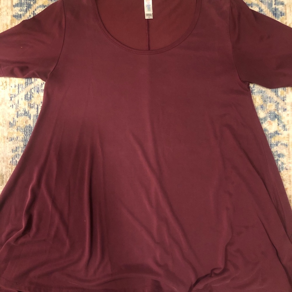 Burgundy women’s XS dress tee